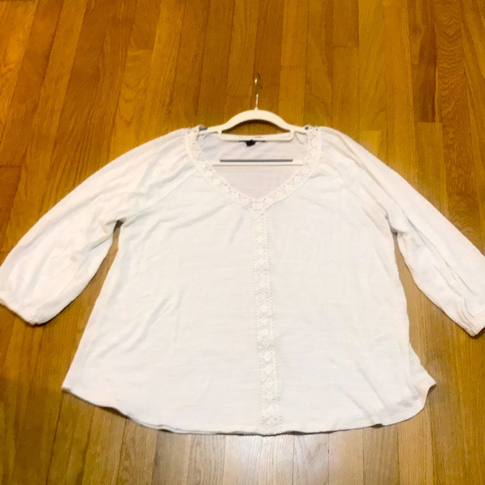 Cable & Gauge Blouse, White, Decorative Neckline, Size XL Pit to Pit 20”